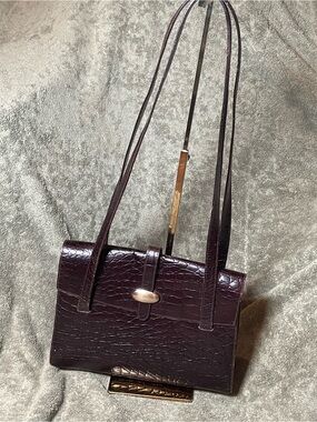 Paola del Lungo Croc-Embossed Leather Shoulder Bag in Burgundy